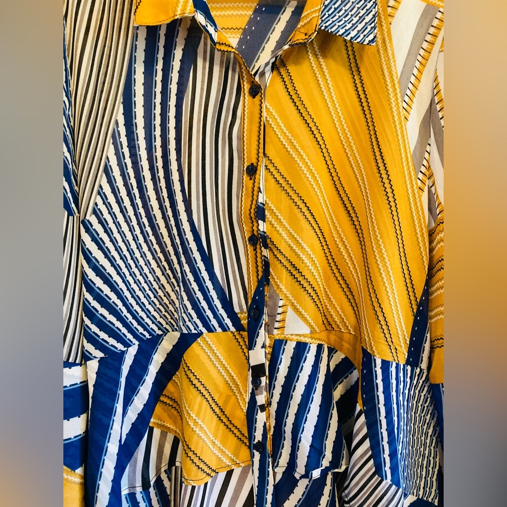 Modern Boho Billowed Tunic - Picture 4 of 5